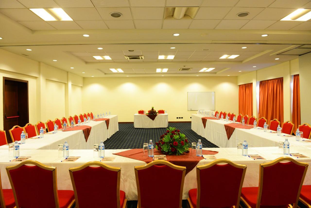 Lake Victoria Hotel Ентебе Екстериор снимка