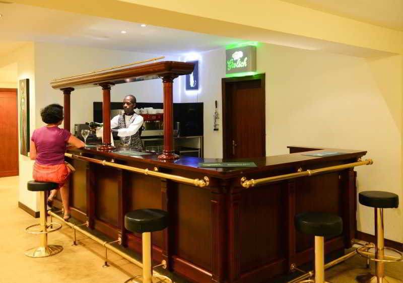 Lake Victoria Hotel Ентебе Екстериор снимка